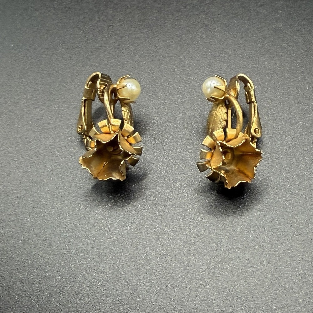 Vintage MCM Bell Flower Clip On Earrings Gold Tone Faux Pearl Botanical‎ Floral